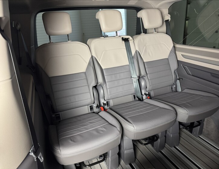 Volkswagen Multivan 17