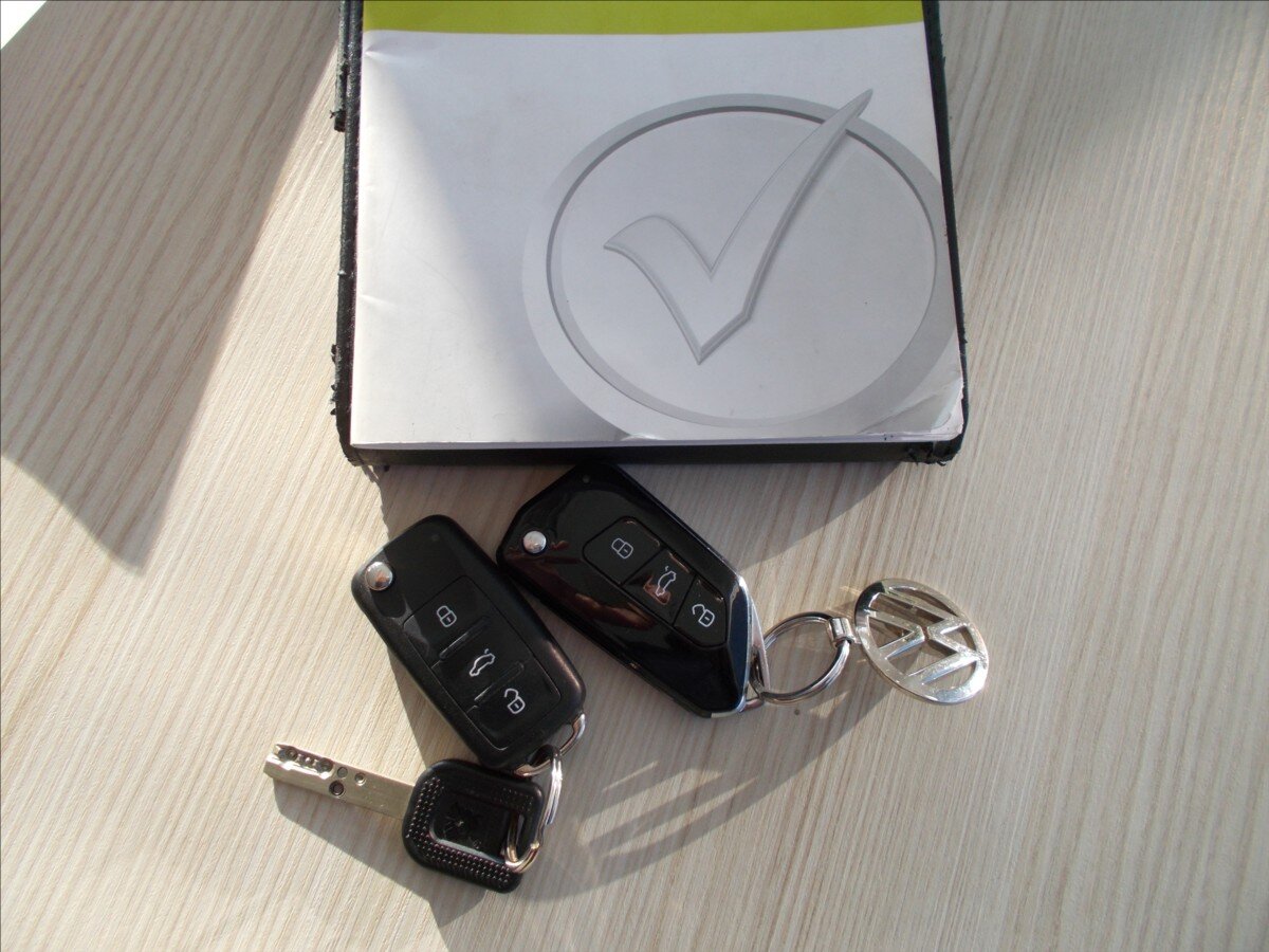 Volkswagen Beetle Hatchback 1,2 l 77 kw