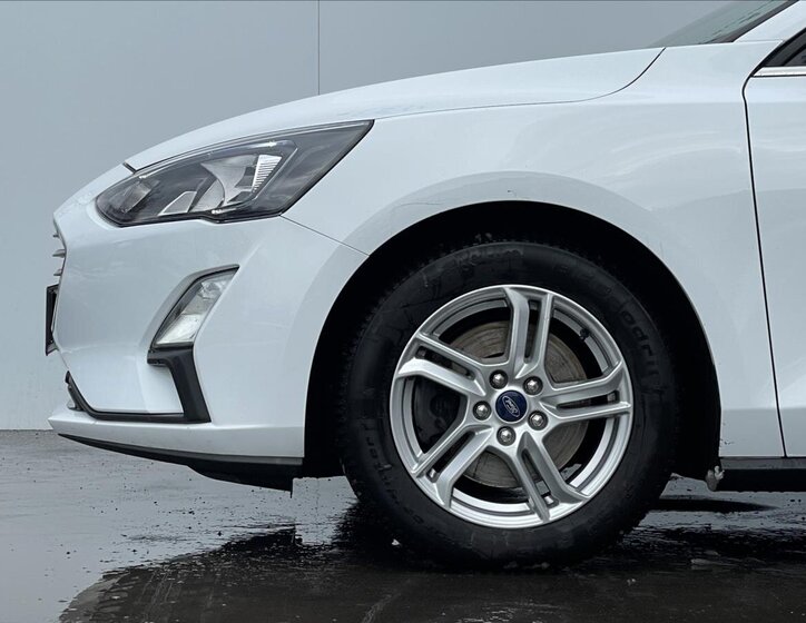 Ford Focus Kombi 999,0 92 kw