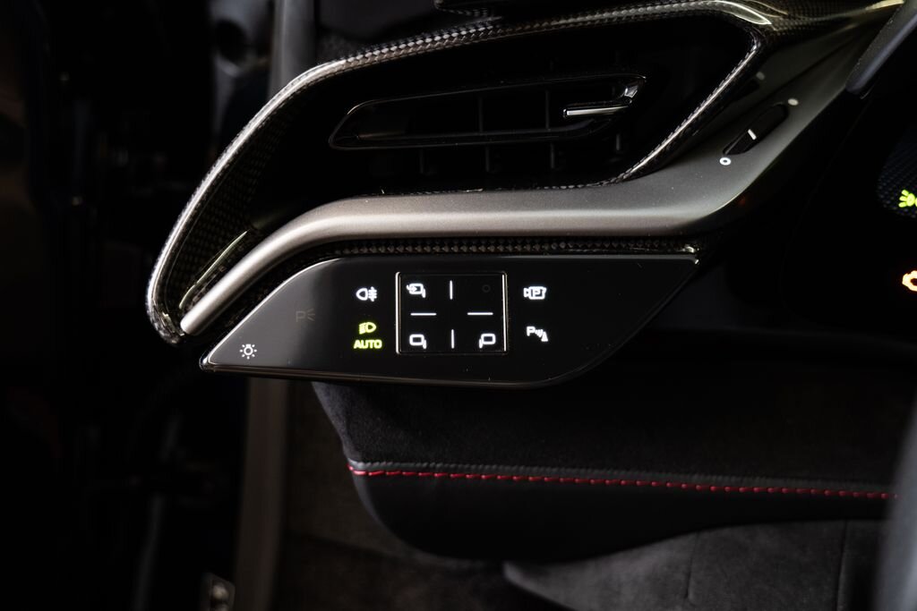 Ferrari SF90 Kupé 4,0 l 736 kw