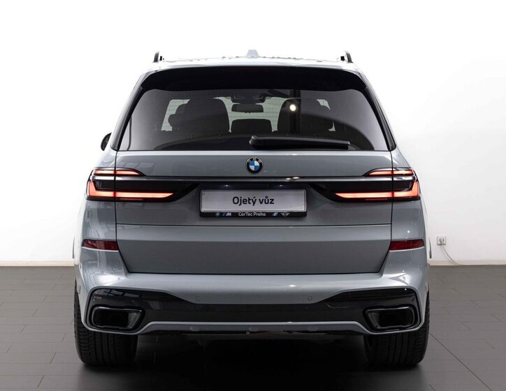 BMW X7 4