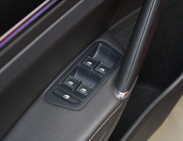 Volkswagen Golf Kombi 2,0 l 221 kw