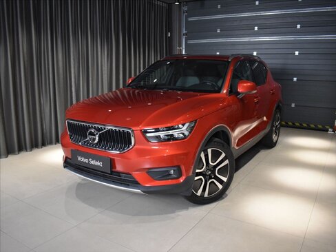 Volvo XC40 SUV / Terénní 1,5 l 95 kw