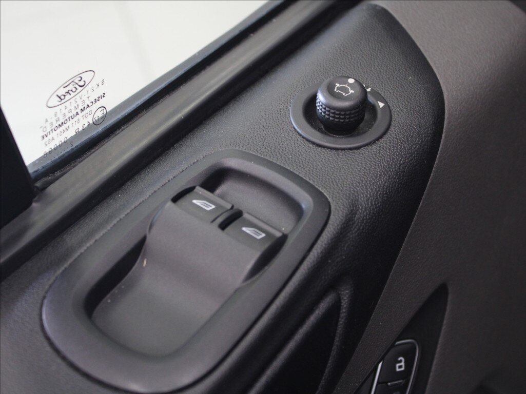 Ford Tourneo Custom MPV 2,0 l 110 kw