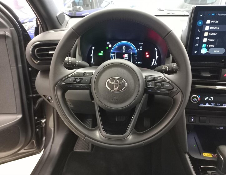 Toyota Yaris Cross CUV 1,5 l 68 kw
