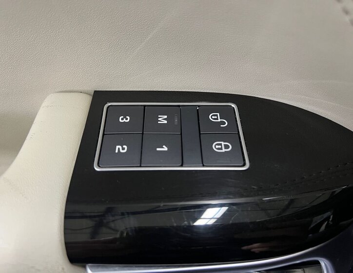 Land Rover Range Rover SUV / Terénní 4,4 l 250 kw