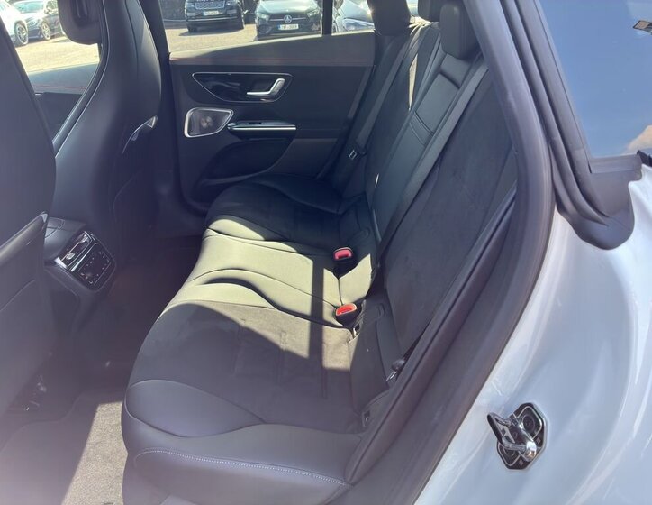 Mercedes-Benz EQE Sedan / Limuzína 0,0 215 kw