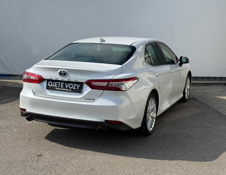 Toyota Camry Sedan / Limuzína 2,5 l 131 kw