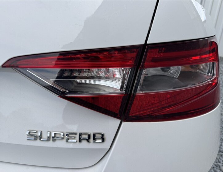 Škoda Superb Sedan / Limuzína 2,0 l 140 kw