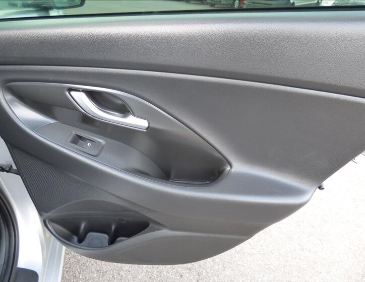 Hyundai i30 Liftback 1,6 l 100 kw