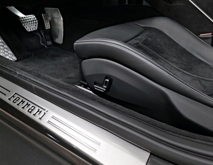 Ferrari Roma Kupé 3,9 l 456 kw