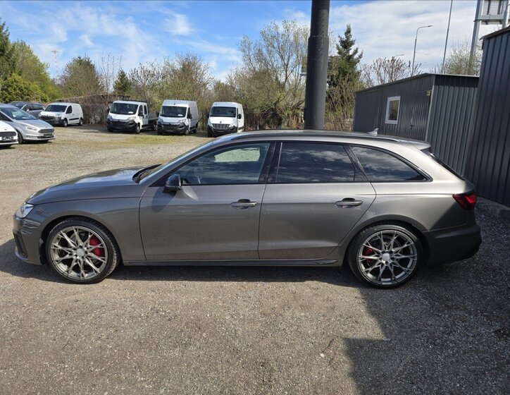 Audi A4 Kombi 2,0 l 140 kw