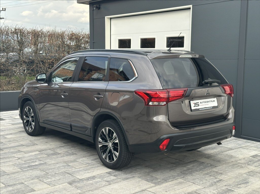 Mitsubishi Outlander SUV / Terénní 2,3 l 110 kw