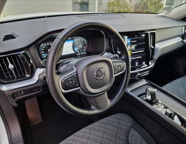 Volvo V60 Kombi 2,0 l 145 kw