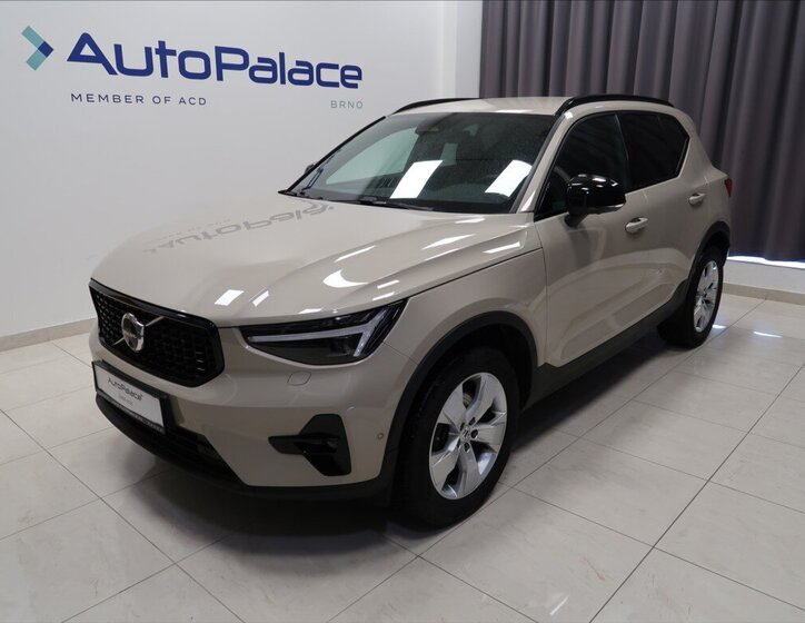 Volvo XC40 SUV 2,0 l 120 kw