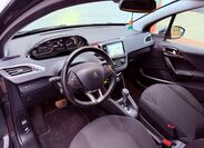 Peugeot 208 14