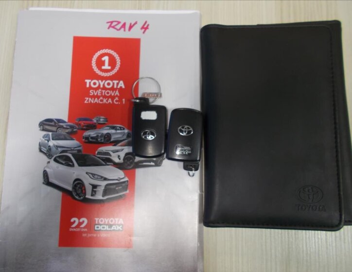 Toyota RAV4 SUV 2,5 l 114 kw