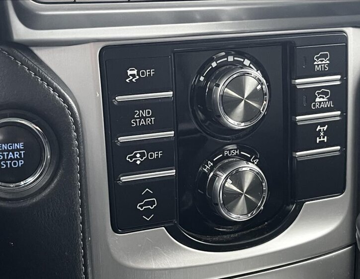 Toyota Land Cruiser 13