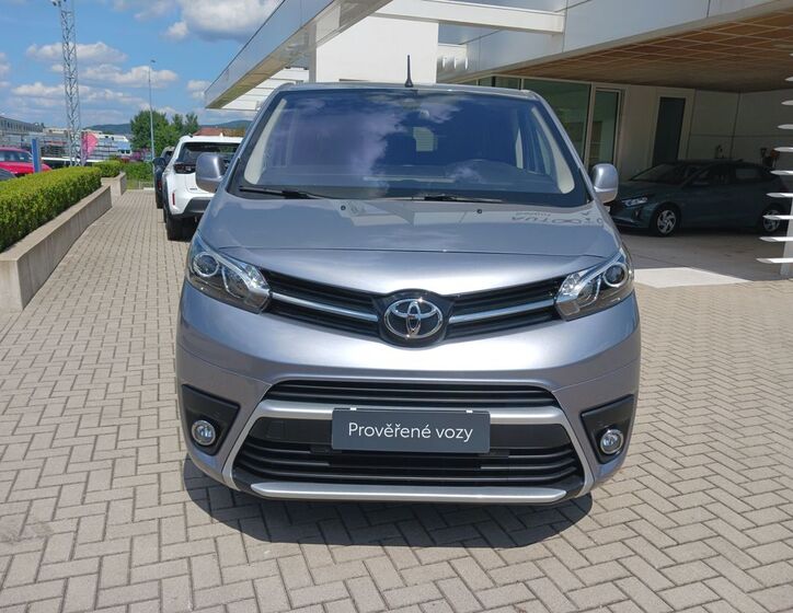 Toyota ProAce Verso 8