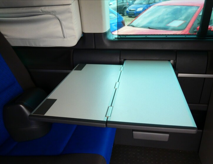 Volkswagen Multivan 14