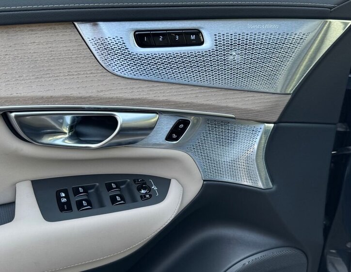 Volvo XC90 SUV / Terénní 2,0 l 184 kw