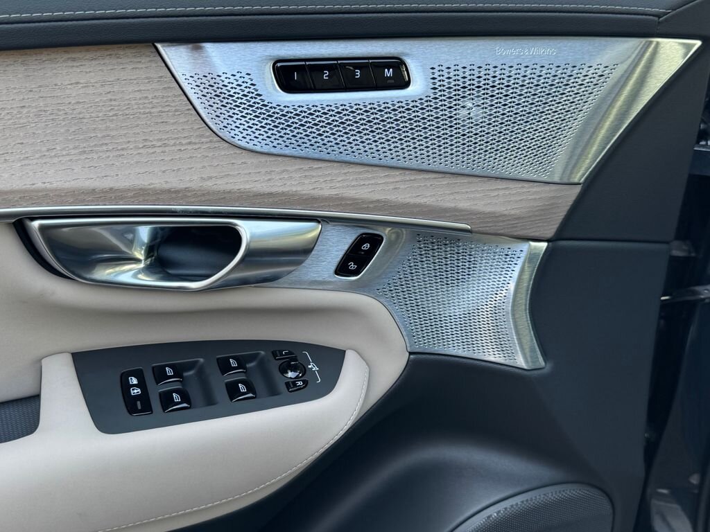 Volvo XC90 SUV / Terénní 2,0 l 184 kw