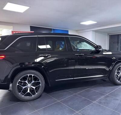 Jeep Grand Cherokee 4