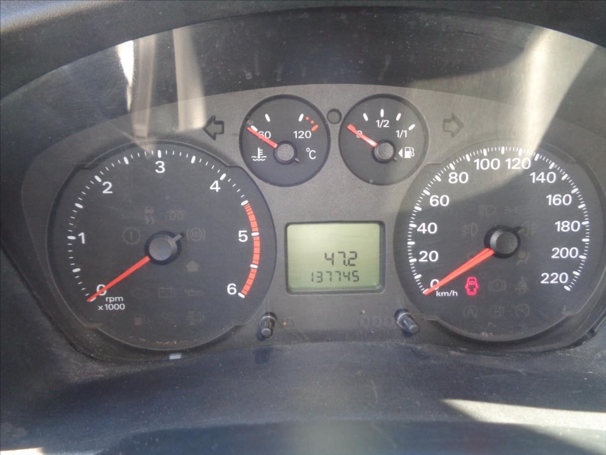 Ford Transit Skříň 2,2 l 74 kw