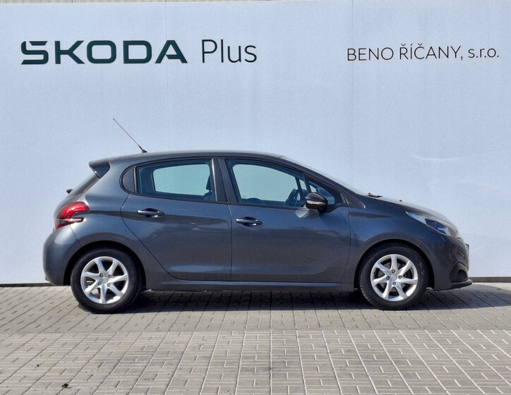 Peugeot 208 Hatchback 1,2 l 60 kw