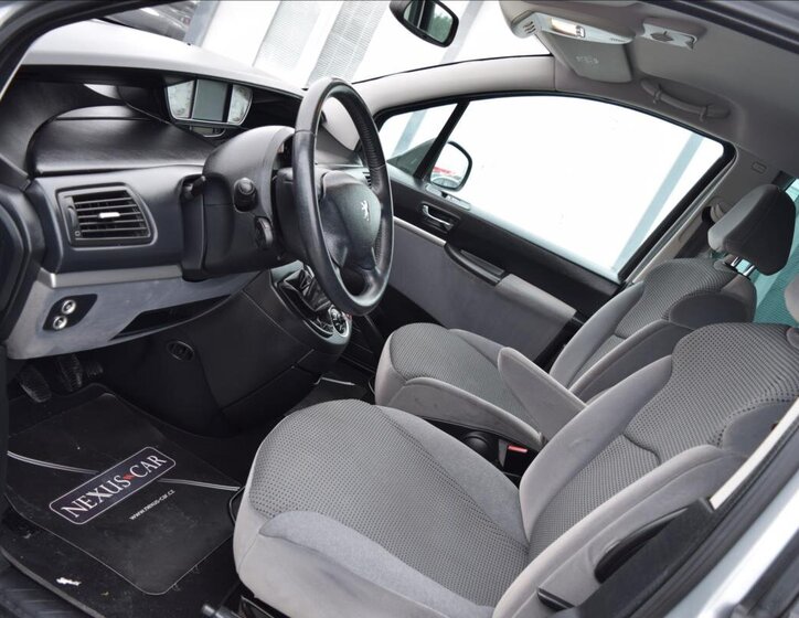 Peugeot 807 MPV 2,0 l 100 kw