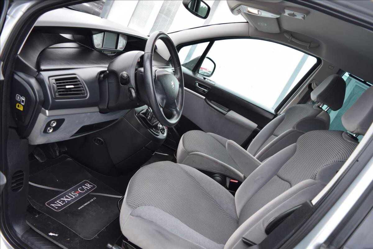 Peugeot 807 MPV 2,0 l 100 kw