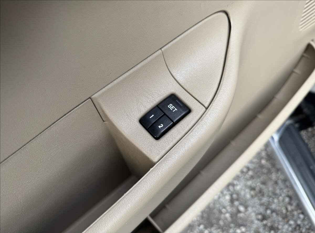 Ford Excursion SUV 6,0 l 239 kw