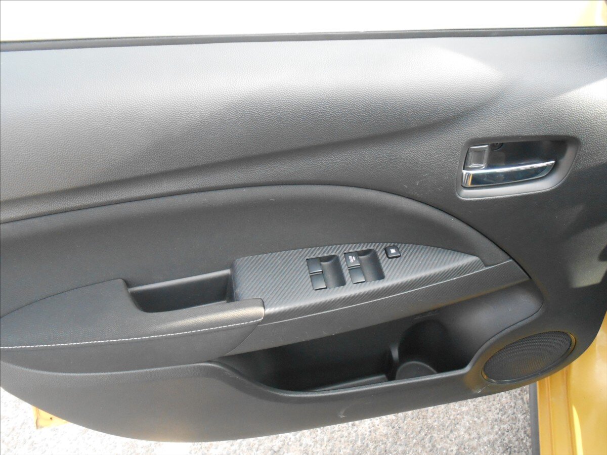 Mitsubishi Space Hatchback 1,2 l 59 kw