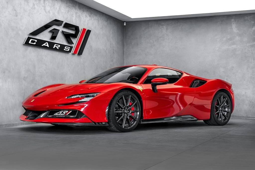 Ferrari SF90 Kupé 4,0 l 574 kw