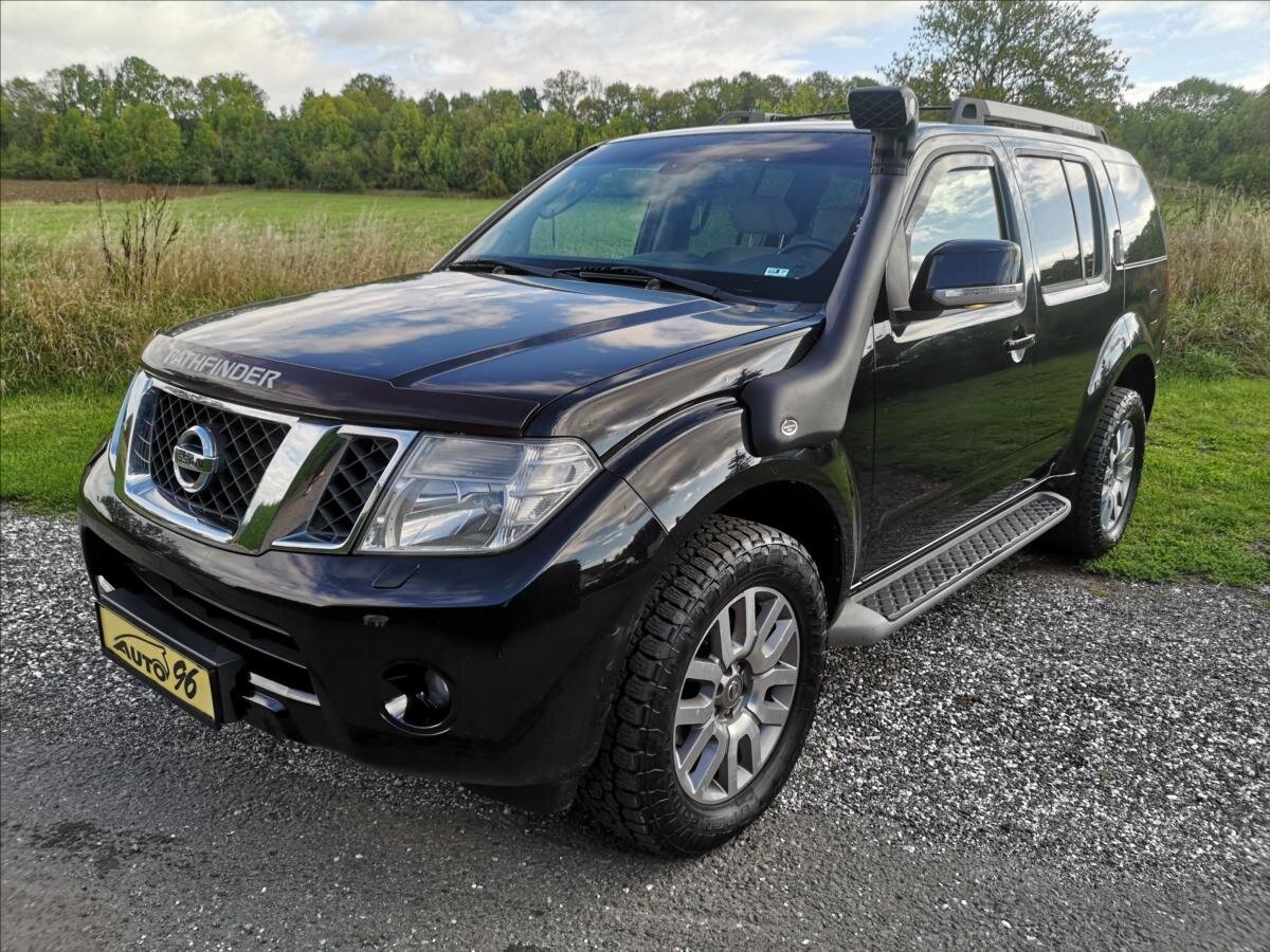 Nissan Pathfinder Kombi 2,5 l 140 kw