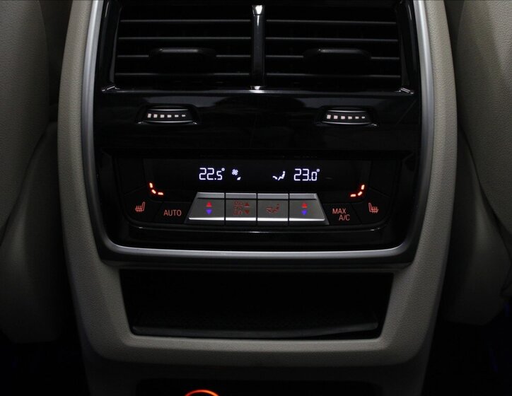 BMW X7 SUV / Terénní 3,0 l 195 kw