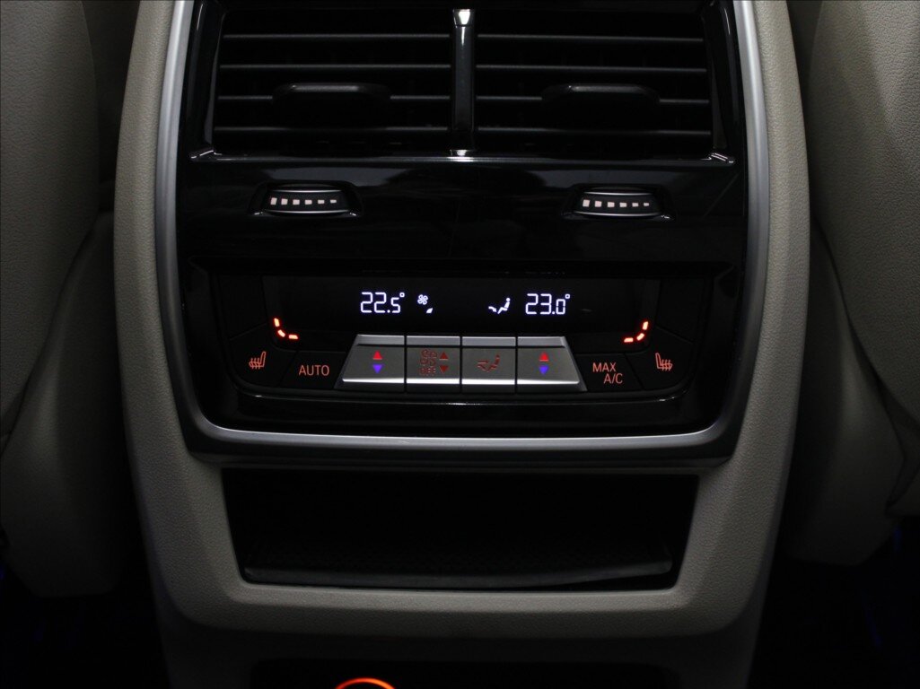 BMW X7 SUV / Terénní 3,0 l 195 kw