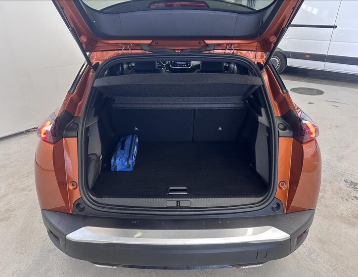 Peugeot 2008 SUV 1,2 l 114 kw