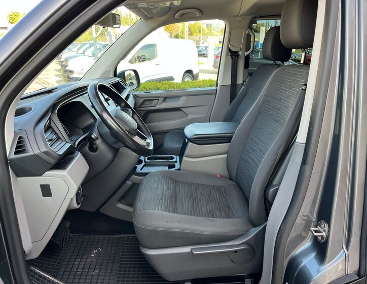 Volkswagen Caravelle 13