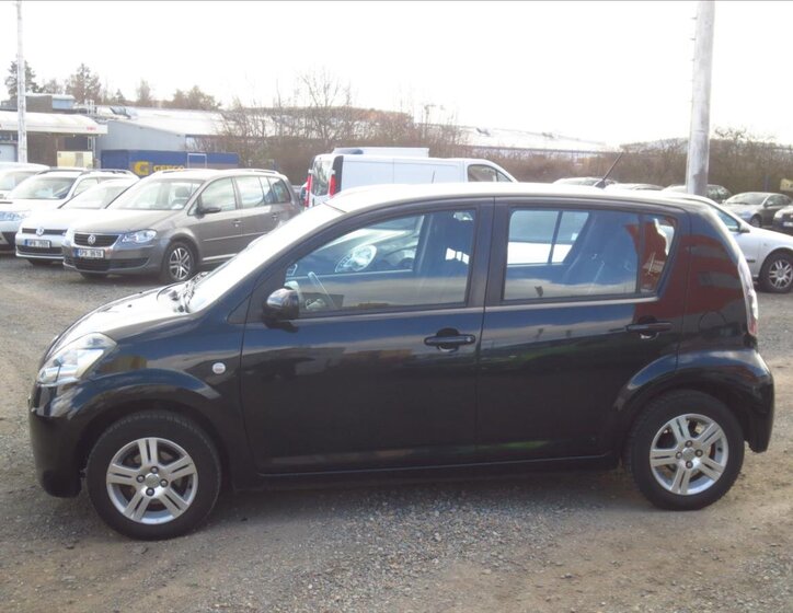 Subaru Justy Hatchback 998,0 51 kw