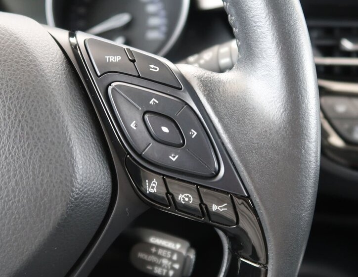 Toyota C-HR SUV / Terénní 1,8 l 72 kw