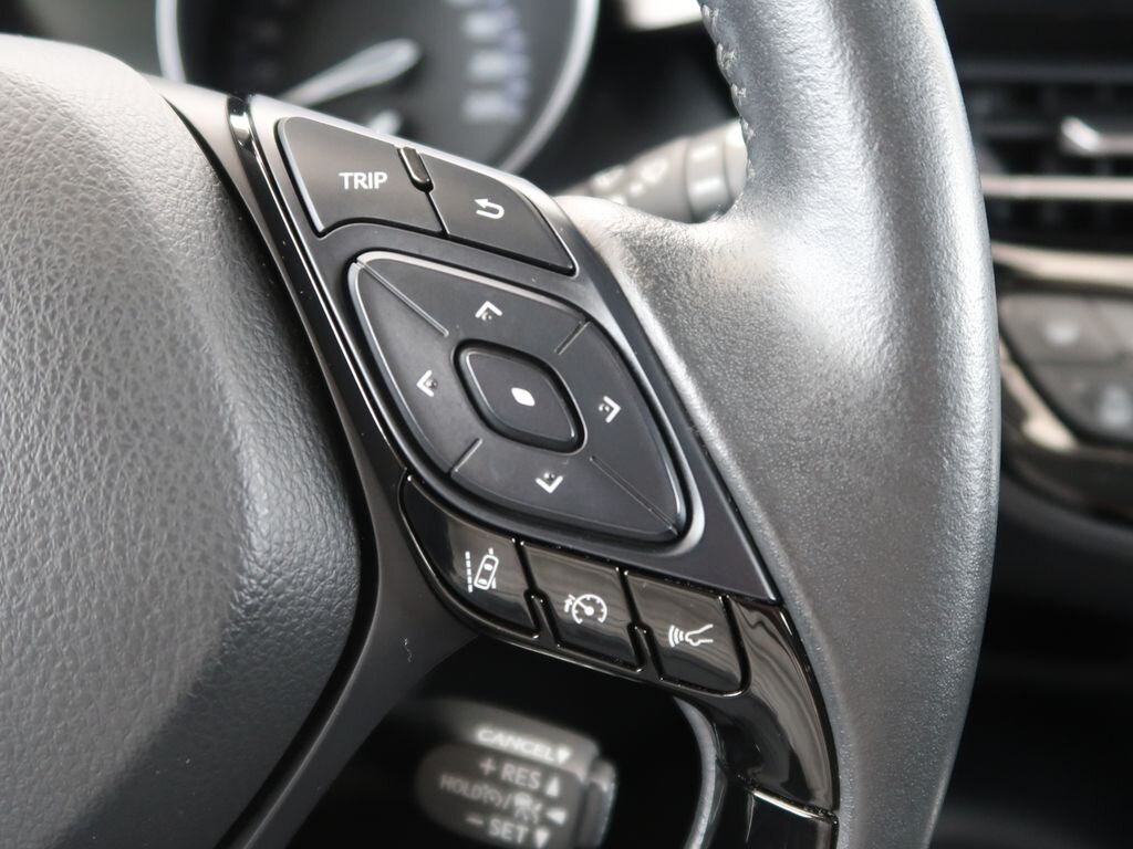 Toyota C-HR SUV / Terénní 1,8 l 72 kw