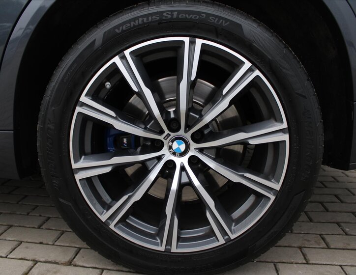 BMW X5 SUV 3,0 l 195 kw