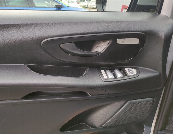 Mercedes-Benz Vito 8