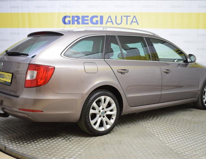 Škoda Superb Kombi 1,8 l 118 kw