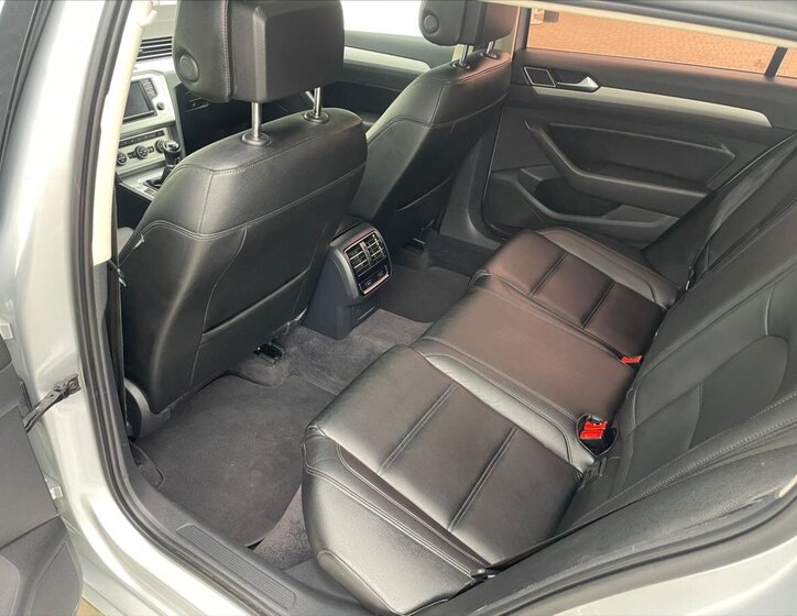 Volkswagen Passat 11