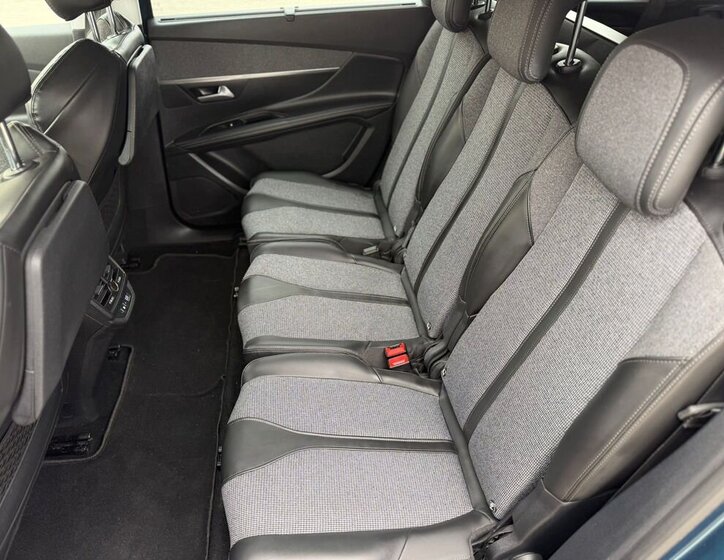 Peugeot 5008 SUV / Terénní 2,0 l 110 kw