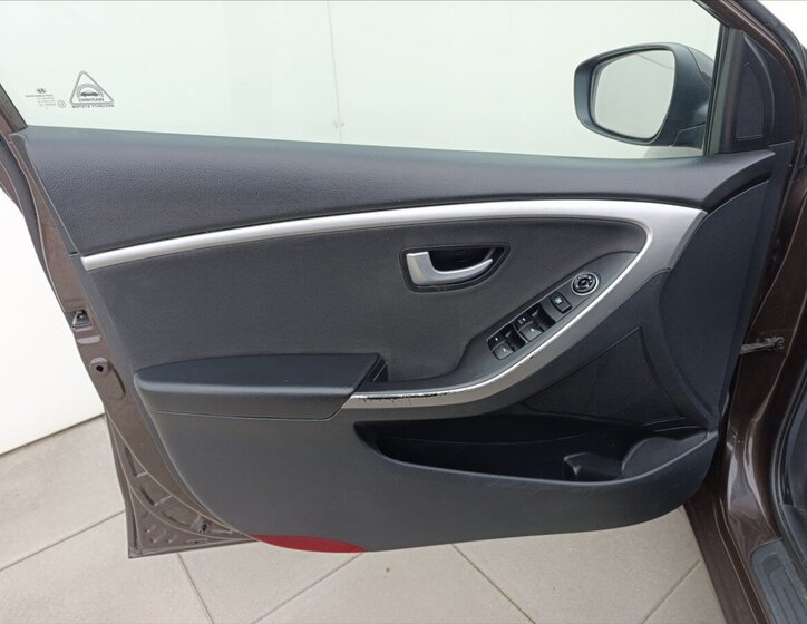 Hyundai i30 Kombi 1,6 l 99 kw