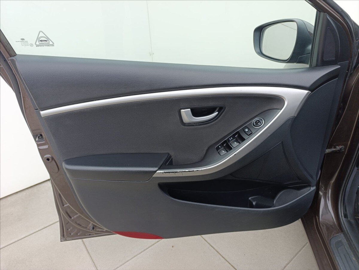 Hyundai i30 Kombi 1,6 l 99 kw