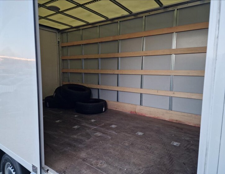 Volkswagen Crafter Skříň 2,0 l 103 kw